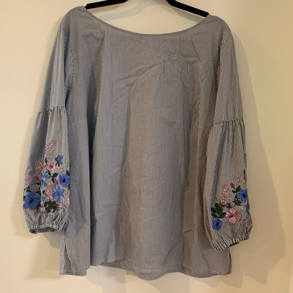 Liz Claiborne stripe embroidered top. Size XXL - Picture 1 of 3